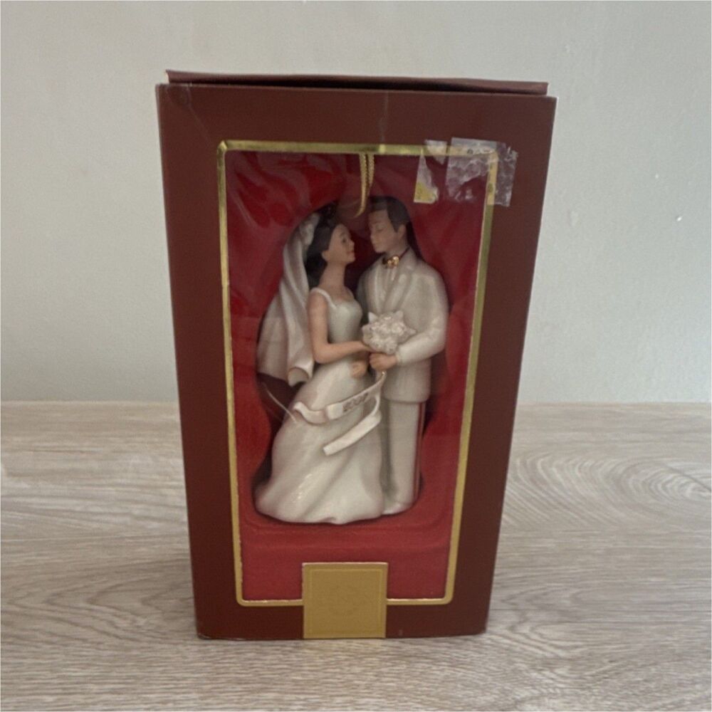 Lenox Porcelain Handcrafted Wedding Bride and Groom Hanging Ornament White 2007